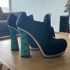 Runway MIU MIU Black Satin Bow Blue Platform Heel Bootie